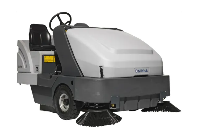 Nilfisk 13300101 – SR1601 D3 Dieselový sedadlový zametací stroj